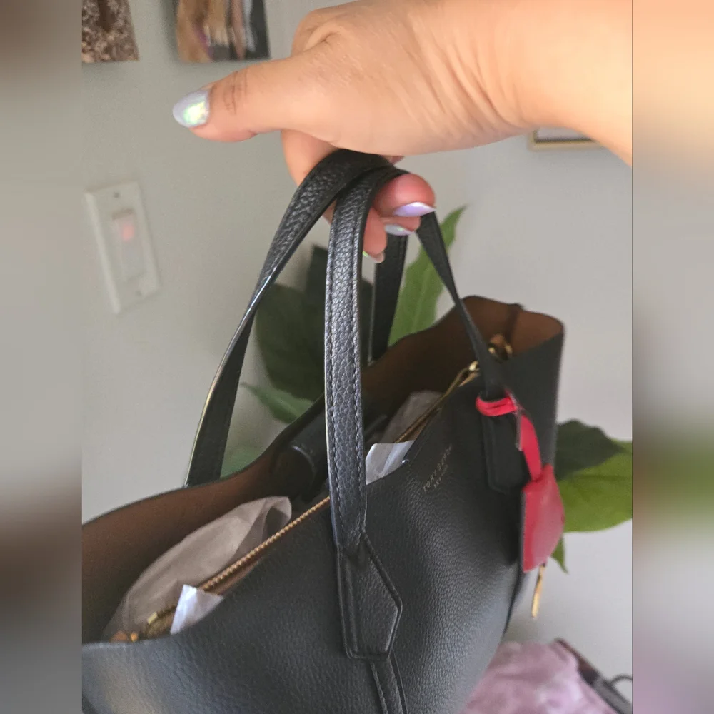 EUC Tory Burch Women's Perry Small Triple Compartment Tote black w red, leather - Picture 8 of 12